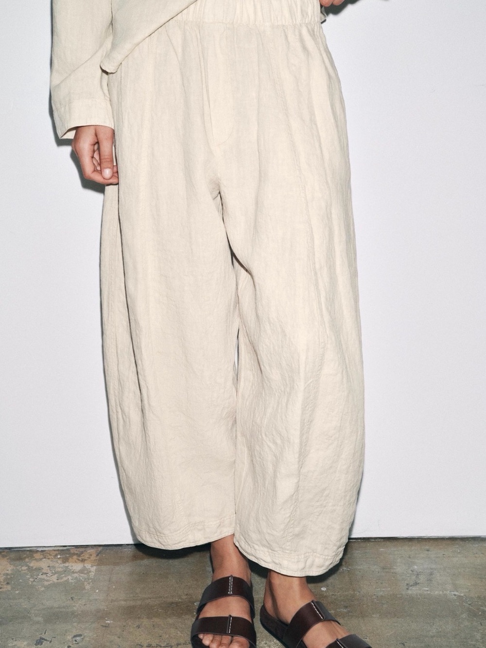 Zara Women's Wide-Leg Linen-Blend Chinos in Cream